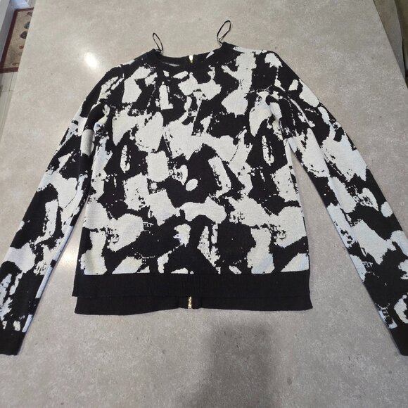 H&M Women's Graphic Print Long Sleeves Knit w/Back Zipper - Black/Cream - SML - Picture 3 of 13